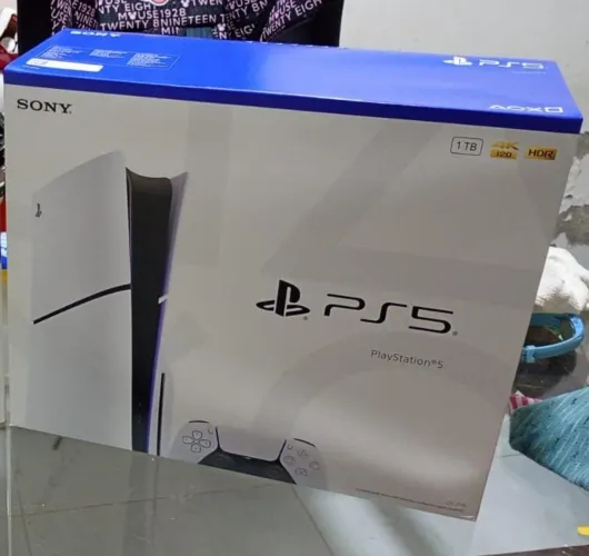 PS5 Slim com leitor lacrado