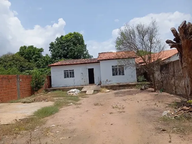 Casa à venda em Grajaú Maranhão tendo  3 quartos sendo 1 suíte com closet, banheiro social