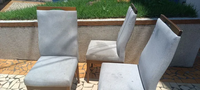 3 cadeiras madeira maçiça e tecido linho