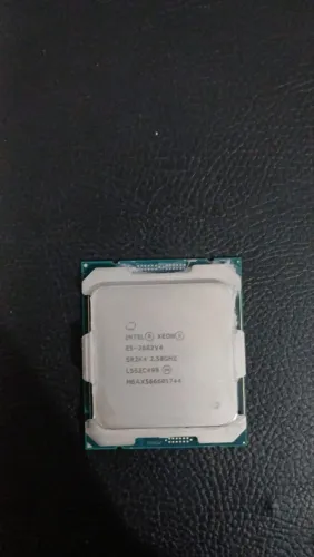 Processador - Intel Xeon E5-2682 v4 - LGA 2011-3 - 16 Cores / 32 Threads
