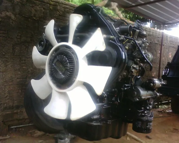 Motor Mitsubishi/Kia 2.5 8v (L200, Hiunday, HR) Parcial (bloco e Cabeçote montados)