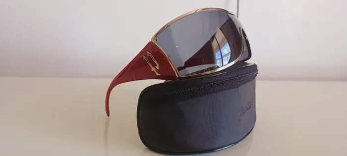 R$999,00 Óculos Police, Relíquia, o mais top da marca, Novinho.