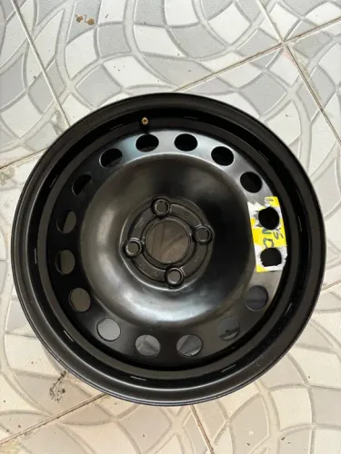 Roda VW Polo Track 4 furos original valor unitário