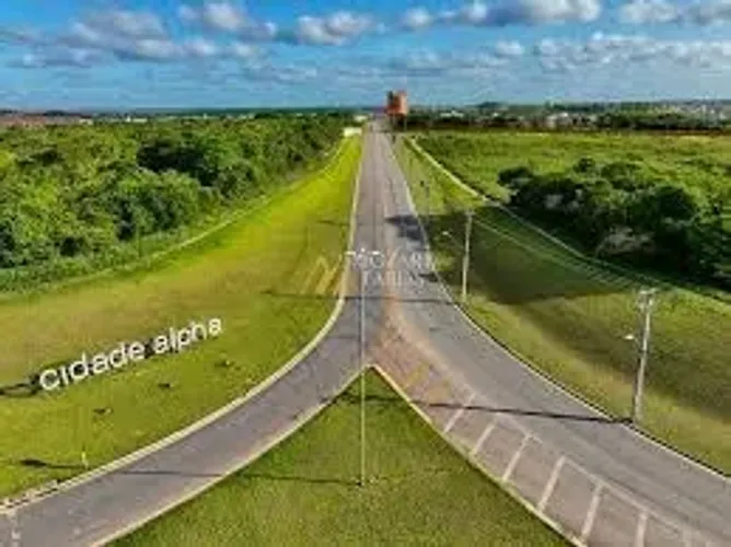 Terreno vizinho ao de esquina com documentação ok e pronto pra construir na Cidade Alpha