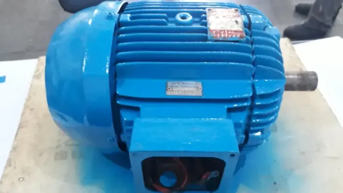 Motor elétrico 10 cavalos CV 220 Volts Trifásico 3500 RPM usado marca Weg modelo IP54