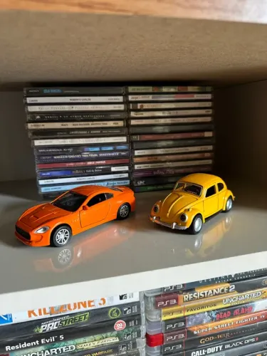 Carrinhos de Metal- Fusca e Maserati