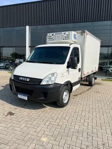 Iveco Daily 35S14 2019 Baú Refrigerado