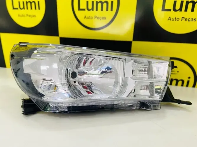 Farol Hilux 2016 a 2019 - NOVO!!