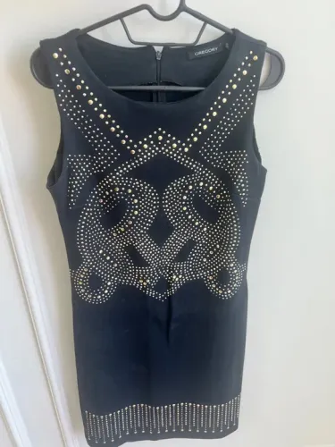 Vestido Gregory Preto com Pedrarias Douradas