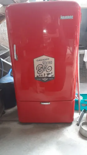 Geladeira Retro LASHCO Vermelha - Garagem Retrô BH