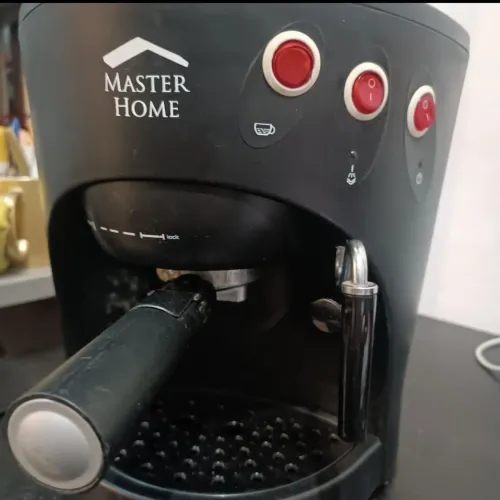 Cafeteira Master Home: Seu Espresso Perfeito em Segundos!<br>