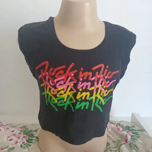 Camisa croped Rock in Rio Oficial Feminina