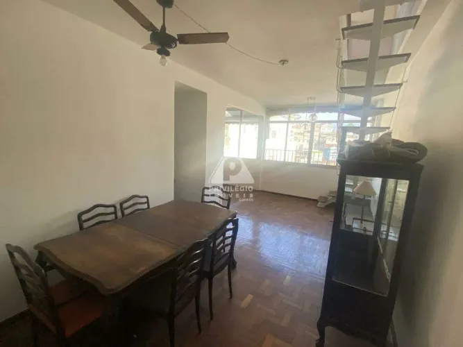 Cobertura à Venda no Flamengo 152 m², 3 Quartos, 2 Suítes