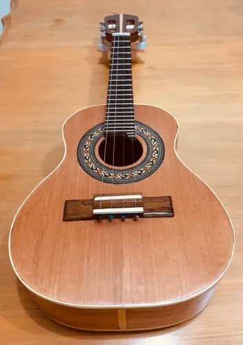 Cavaco em Cedro Novaes luthier 