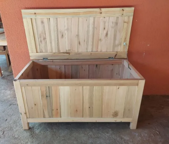 Baú de madeira artesanal para organização