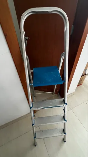 Escada 4 degraus pra doar