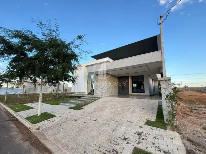 VENDE -SE CASA NO CONDOMÍNIO FECHADO PLATINI URBAN PARK EM SINOP - MT