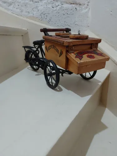 CARRINHO DE SORVETE EM MINIATURA ANTIGO