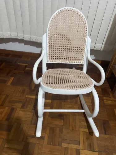 Cadeira de balanço infantil 