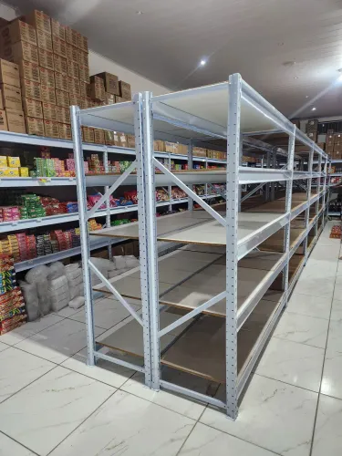 Prateleiras de aço para comércio