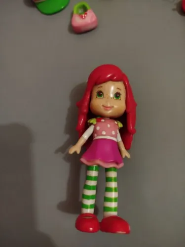 ?Bonecas Hasbro Moranguinho colecionáveis 