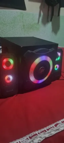 Caixa de Som RGB subwoofer + 2x6W 