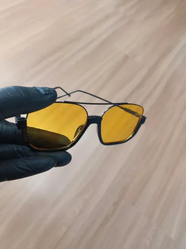 Óculos de sol masculino amarelo