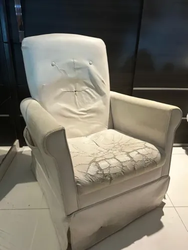 Poltrona confortável para amamentação.