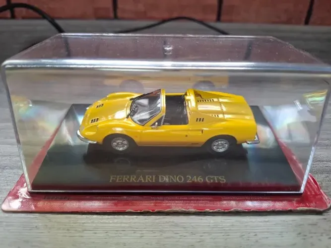 Miniatura Ferrari Dino 246 GTS Escala 1/43 - Ferrari Collection