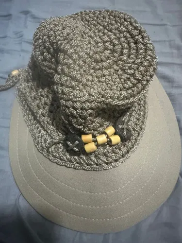 Viseira Creme de Crochê 