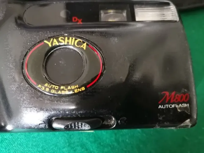 Câmera Fotográfica Yashica M800