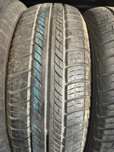 Pneu 175/65/14 Conti 80 % vida útil