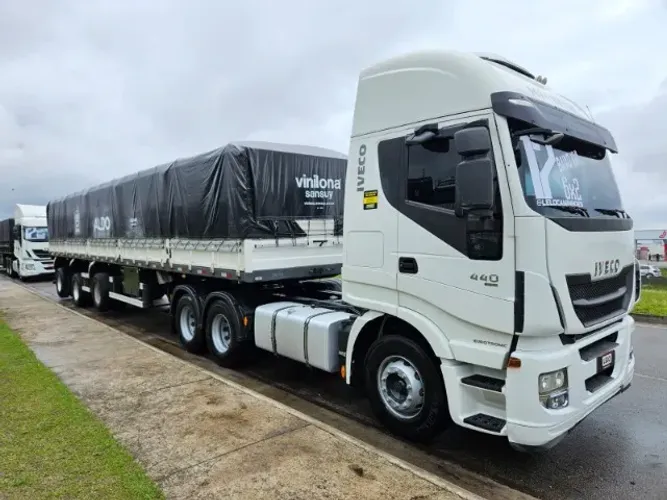 Iveco Hiway 440 6x2 Ano 17 T. Alto Repasse + Graneleira Facchini Ano 2022 14mts c/pneus