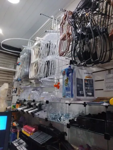 Cabides, araras, provador, ganchos, cortinas, manequim etc (novo) loja