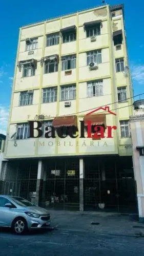 Apartamento : / Residencial / Olaria