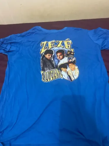 Camisas e Camisetas