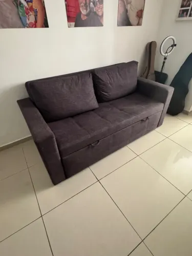 Sofá Cama 2 almofadadas soltas encosto articulado semi novo em tecido exclusivo estrutura