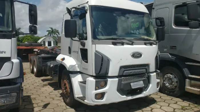 Caminhão Ford Cargo 2431 com Rol On, ano 2018
