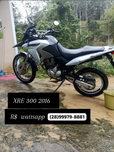 XRE 300 branca 2016