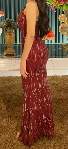 Vestido Longo com brilho vinho