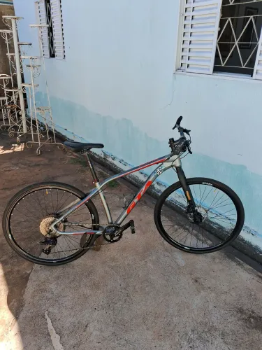 Vende-se ou troca bike gta aro 29