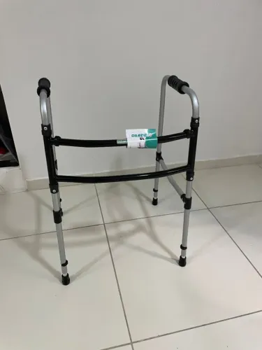 Andador adulto dobrável articulado marca Dilepé