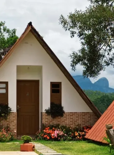 Alugo área de sítio toda com 4 chales com vista pedra azul e montanhas