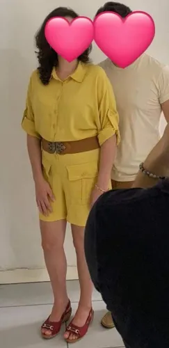 Macacão de short amarelo