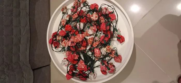 Luzes de Natal com Flores de Tecido