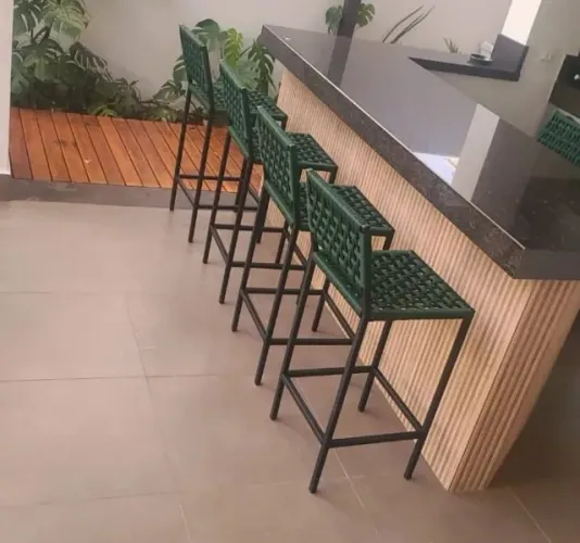 Banqueta com design moderno (unidade)