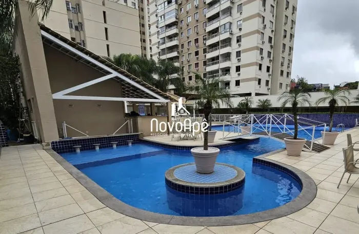 VARANDA, SALA, 2 QUARTOS, 1 SUÍTE, VAGA DE GARAGEM E LAZER TOTAL!!!