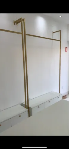 Araras de roupa para loja