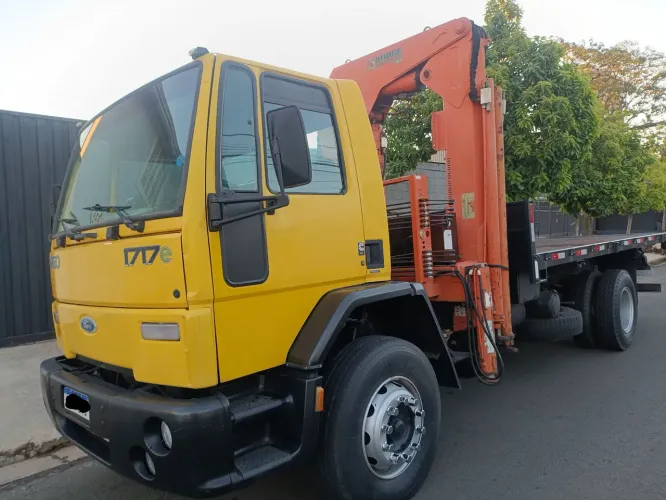 Ford cargo 1717 ano 2005 com munck Argos 20.5
