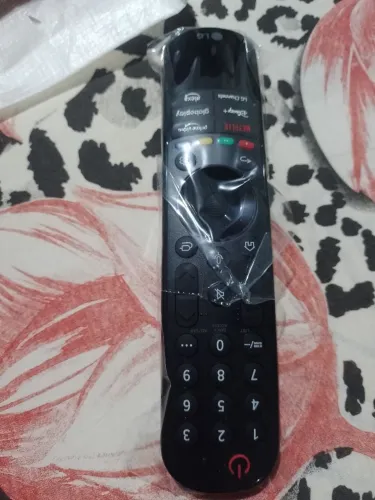 Vendo Controle LG com comando de voz original. Novo!!